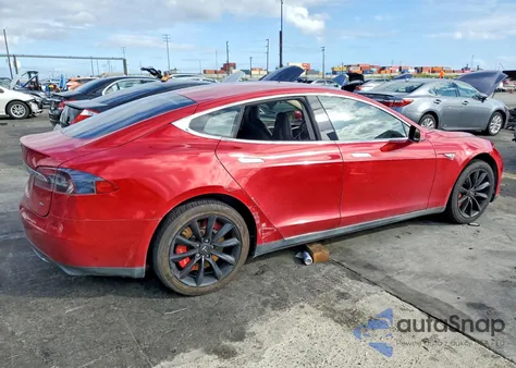 2014 Tesla Model S z USA, uszkodzony, nr VIN 5YJSA1H10EFP30508